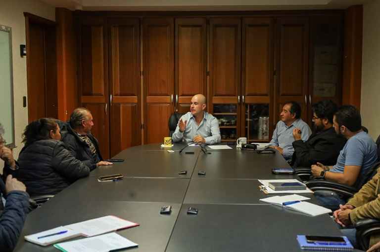 Adolfo Torres mantienen diálogo permanente con vecinas y vecinos de Primo Tapia Adolfo Torres mantienen diálogo permanente con vecinas y vecinos de Primo Tapia