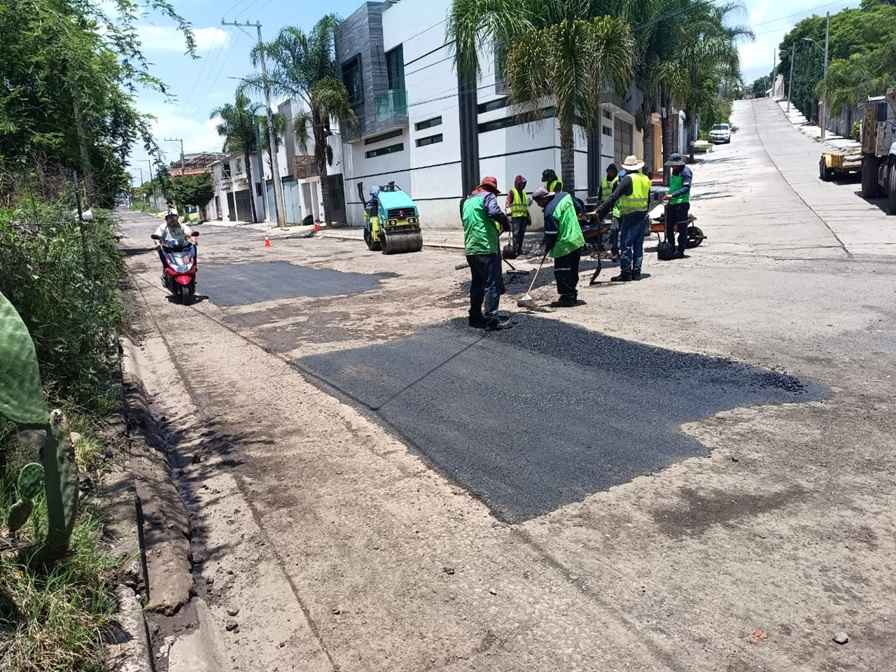 Gobierno de Morelia mantiene labores de bacheo en distintos puntos del municipio Gobierno de Morelia mantiene labores de bacheo en distintos puntos del municipio