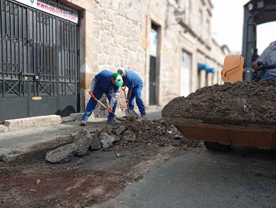 Ooapas da seguimiento integral a trabajos con retiro de escombro en distintos puntos de Morelia Ooapas da seguimiento integral a trabajos con retiro de escombro en distintos puntos de Morelia