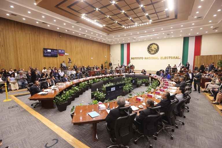 Fortalece INE el cumplimiento de las obligaciones de los partidos políticos en materia de igualdad sustantiva y transparencia Fortalece INE el cumplimiento de las obligaciones de los partidos políticos en materia de igualdad sustantiva y transparencia
