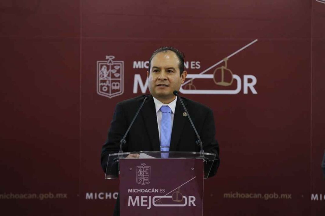 FGE analiza autenticidad de video donde aparece Carlos Manzo con presuntos integrantes del crimen organizado FGE analiza autenticidad de video donde aparece Carlos Manzo con presuntos integrantes del crimen organizado