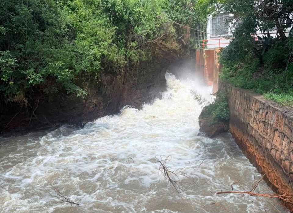 Conagua Michoacán realiza desfogue controlado de la presa de Cointzio; sin riesgo para la población Conagua Michoacán realiza desfogue controlado de la presa de Cointzio; sin riesgo para la población