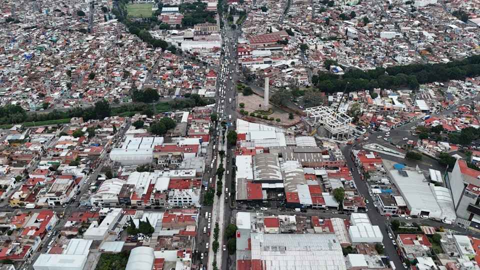 Conoce las rutas alternas al transitar por la zona del Obelisco y Tres Puentes, por las obras de construcción del Morebús y el teleférico de Morelia Conoce las rutas alternas al transitar por la zona del Obelisco y Tres Puentes, por las obras de construcción del Morebús y el teleférico de Morelia
