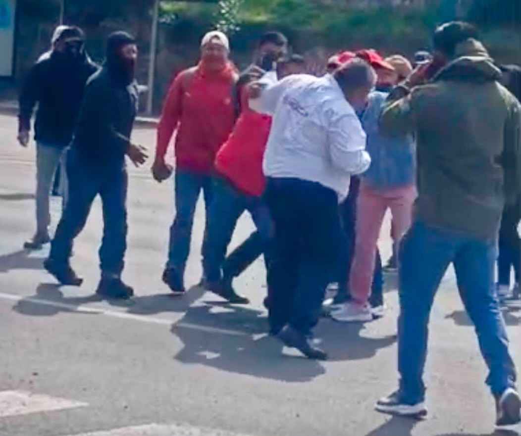 Gobierno de Michoacán condena agresión contra director de Gobernación durante manifestación de comuneros de Arantepacua Gobierno de Michoacán condena agresión contra director de Gobernación durante manifestación de comuneros de Arantepacua