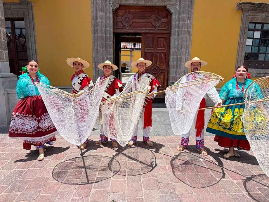 Invita SeCultura a presentación del Ballet Folklórico del Ayuntamiento en Palacio Municipal Invita SeCultura a presentación del Ballet Folklórico del Ayuntamiento en Palacio Municipal