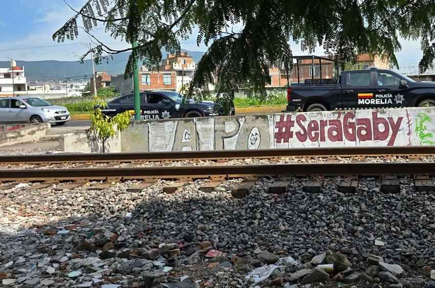 Tren arrolla a mujer en colonia Las Margaritas, en Morelia; es trasladada a un hospital Tren arrolla a mujer en colonia Las Margaritas, en Morelia; es trasladada a un hospital