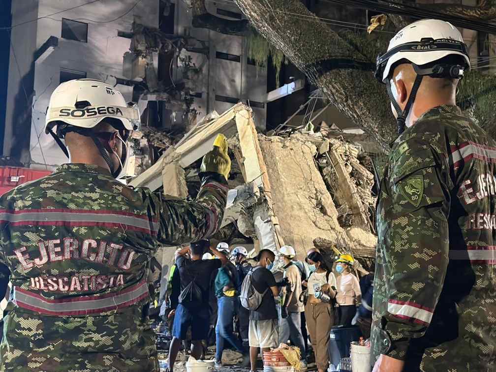Terremoto de magnitud 7.4 deja 132 muertos y más de 570 heridos en Colombia Terremoto de magnitud 7.4 deja 132 muertos y más de 570 heridos en Colombia