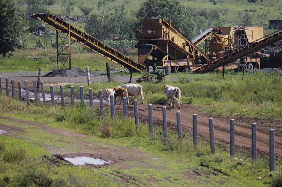 Habitantes de La Estancia denuncian inundaciones y afectaciones por obras del Segundo Anillo Periférico, Bedolla defiende la obra Habitantes de La Estancia denuncian inundaciones y afectaciones por obras del Segundo Anillo Periférico, Bedolla defiende la obra