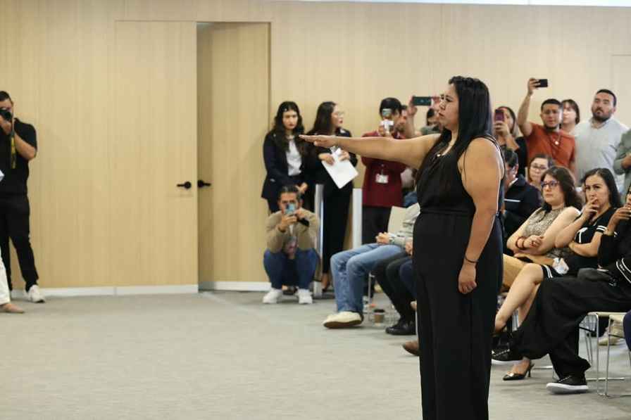 Isela Molina Aburto rinde protesta como jefa de tenencia de Santiago Undameo Isela Molina Aburto rinde protesta como jefa de tenencia de Santiago Undameo
