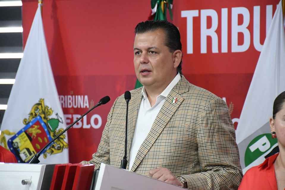 Avanza alianza PRI-PAN, convocamos a MC y a Grecia Quiroz para construir un proyecto común: Memo Valencia Avanza alianza PRI-PAN, convocamos a MC y a Grecia Quiroz para construir un proyecto común: Memo Valencia