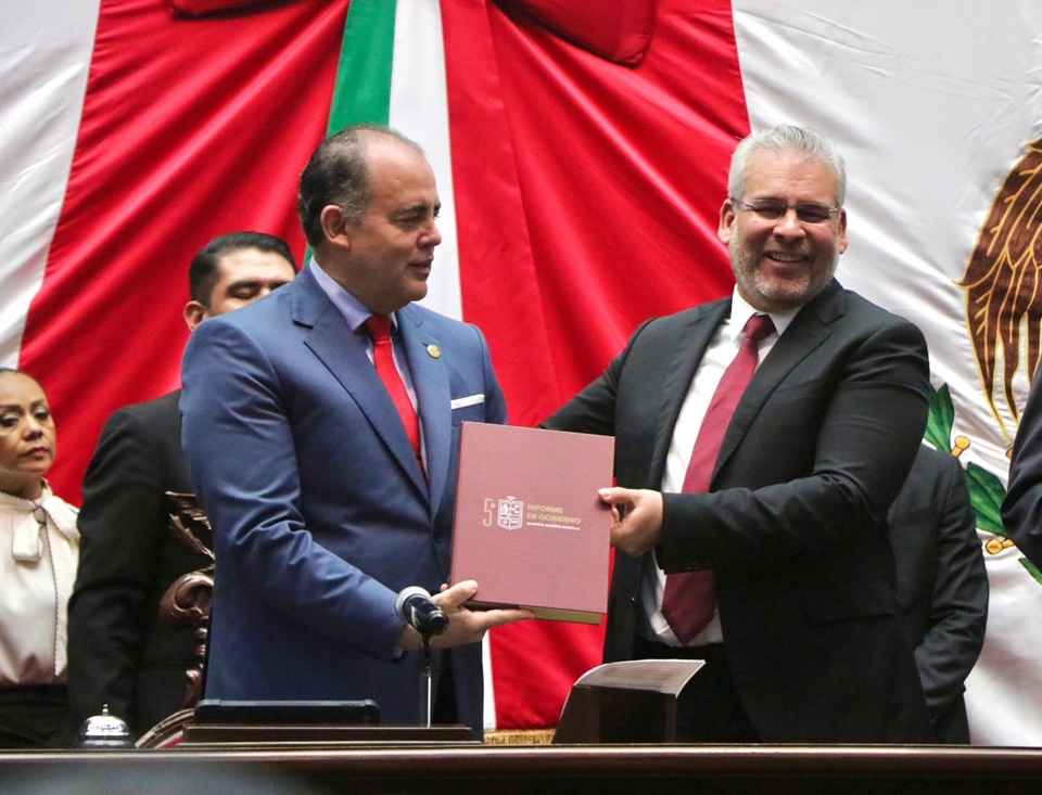 Michoacán recuperó el rumbo, pero aún quedan pendientes por resolver: Baltazar Gaona, al recibir el Quinto Informe de Gobierno Michoacán recuperó el rumbo, pero aún quedan pendientes por resolver: Baltazar Gaona, al recibir el Quinto Informe de Gobierno