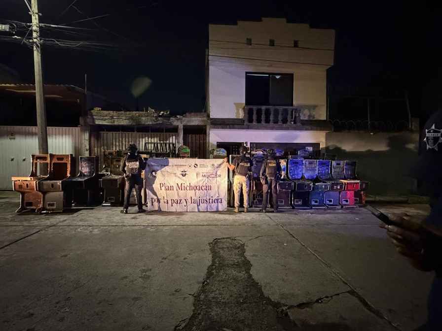 FGE y SIE ejecutan cateo en Morelia y aseguran 29 máquinas tragamonedas y diversos indicios FGE y SIE ejecutan cateo en Morelia y aseguran 29 máquinas tragamonedas y diversos indicios
