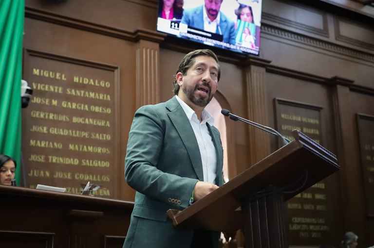 Diputado Abraham Espinoza propone llevar el Registro Civil a las comunidades más alejadas de Michoacán Diputado Abraham Espinoza propone llevar el Registro Civil a las comunidades más alejadas de Michoacán