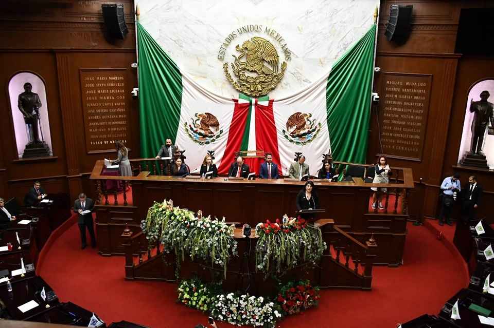 En arranque del Tercer Año Legislativo Vanhe Caratachea remarcó que la oposición es necesaria En arranque del Tercer Año Legislativo Vanhe Caratachea remarcó que la oposición es necesaria