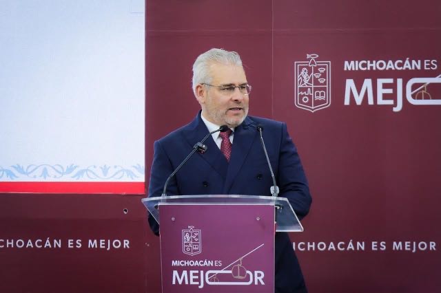 Tras años de pleitos internos, Bedolla espera que la encuesta de Morena ponga orden y una al movimiento en Michoacán Tras años de pleitos internos, Bedolla espera que la encuesta de Morena ponga orden y una al movimiento en Michoacán