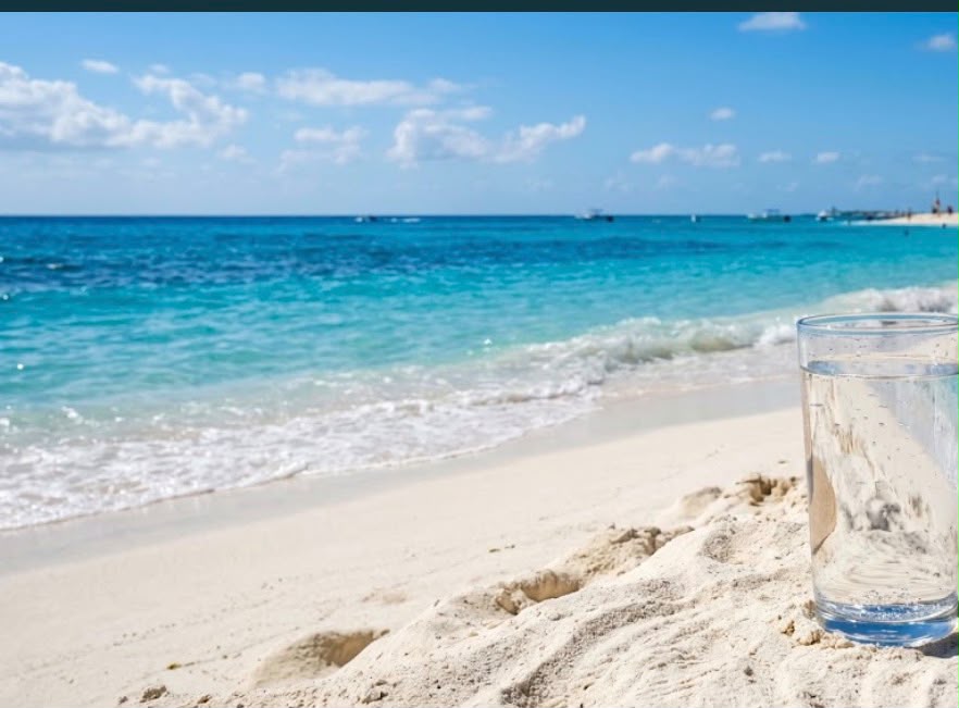 🌊 ¿Por qué el mar es azul si el agua es transparente? 🌊 ¿Por qué el mar es azul si el agua es transparente?