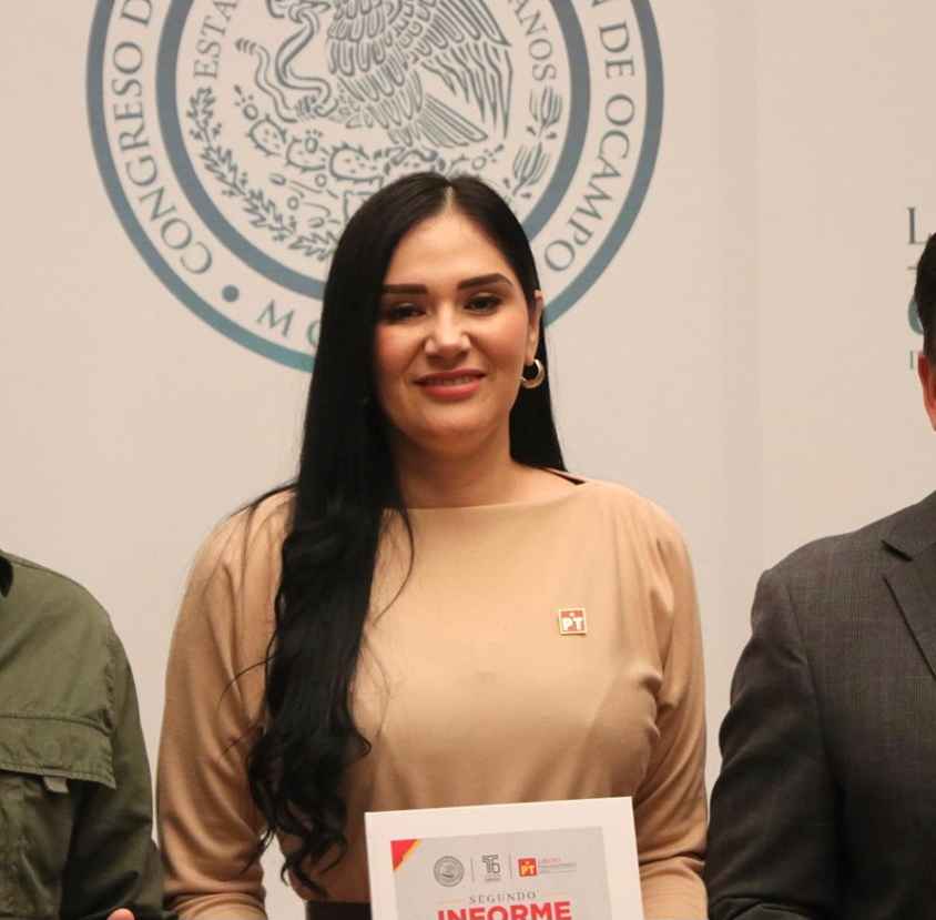 Diana Espinoza se pronuncia por legislar con resultados al presentar su Segundo Informe Legislativo Diana Espinoza se pronuncia por legislar con resultados al presentar su Segundo Informe Legislativo