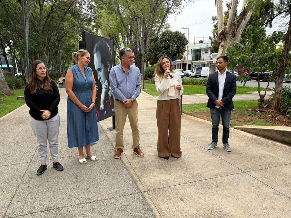 Miguel Bernal Jiménez llega al Boulevard: exposición fotográfica recorre la vida del compositor michoacano Miguel Bernal Jiménez llega al Boulevard: exposición fotográfica recorre la vida del compositor michoacano