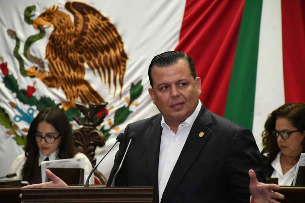 Memo Valencia celebra aprobación de iniciativa que permite que todas las patrullas cuenten con equipo para controlar incendios Memo Valencia celebra aprobación de iniciativa que permite que todas las patrullas cuenten con equipo para controlar incendios