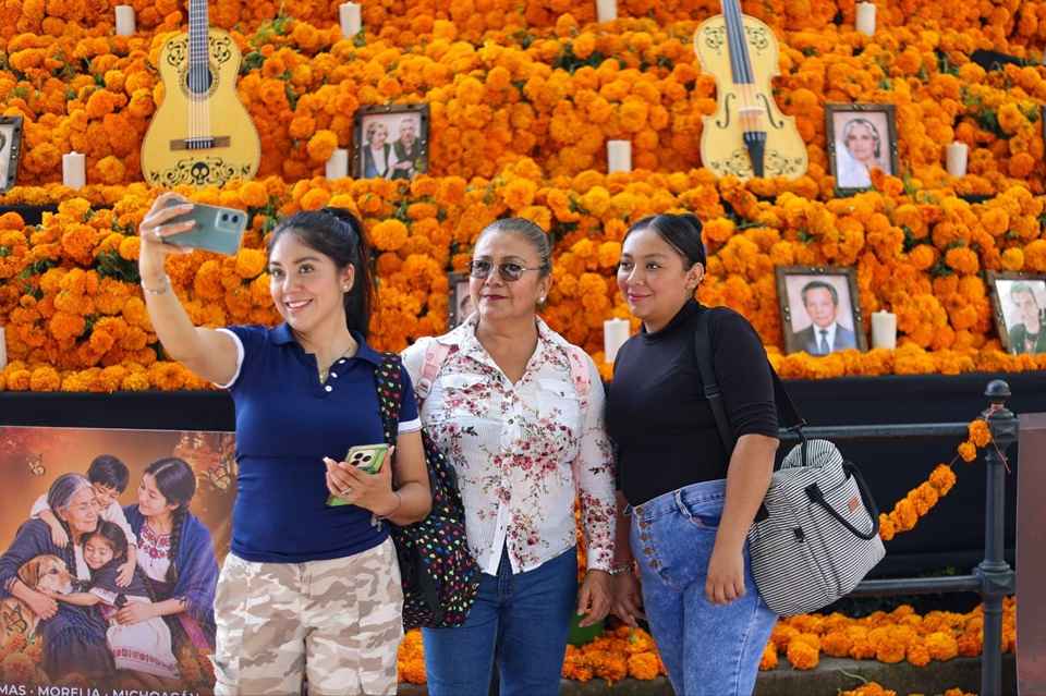 Morelia se llena de tradición y color con las actividades del Día de Muertos Morelia se llena de tradición y color con las actividades del Día de Muertos