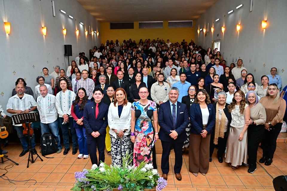 Defiendan sus derechos y respeten los derechos de los demás, llama Yarabí Ávila a estudiantes de Enfermería Defiendan sus derechos y respeten los derechos de los demás, llama Yarabí Ávila a estudiantes de Enfermería