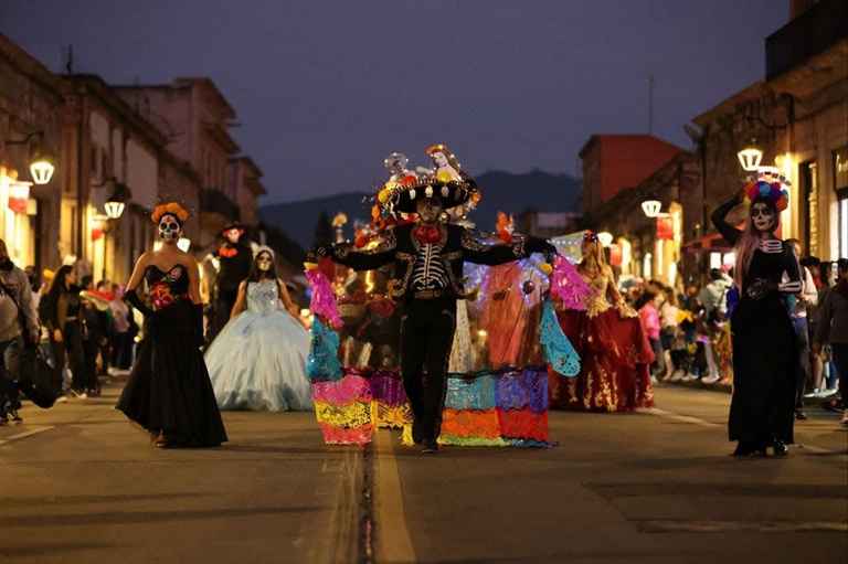 Morelia se prepara para un fin de semana de tradición, arte y festividad en el marco del Día de Muertos Morelia se prepara para un fin de semana de tradición, arte y festividad en el marco del Día de Muertos