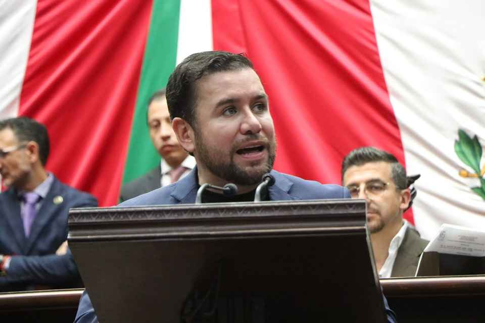 Dictamina la Comisión encabezada por Reyes Galindo garantizar la libertad sindical en Michoacán Dictamina la Comisión encabezada por Reyes Galindo garantizar la libertad sindical en Michoacán