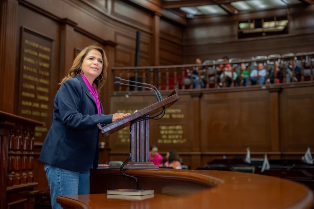 Presenta Fabiola Alanís iniciativa para integrar el registro estatal de niñas, niños y adolescentes en orfandad por feminicidio”. Presenta Fabiola Alanís iniciativa para integrar el registro estatal de niñas, niños y adolescentes en orfandad por feminicidio”.
