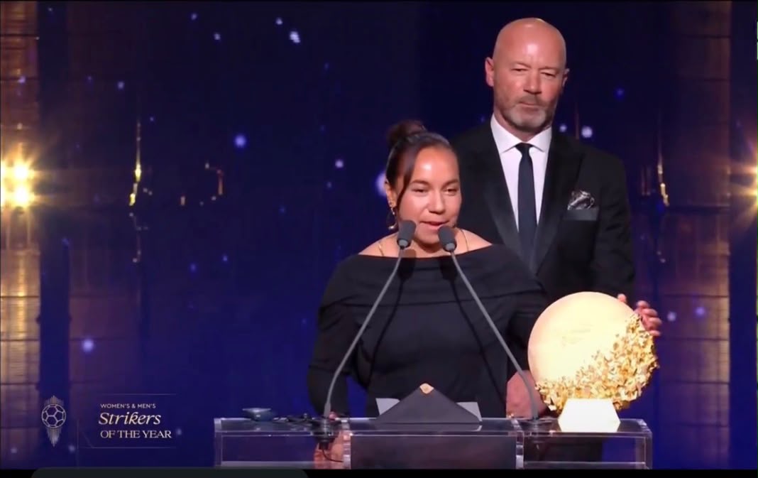 🏆 Se entrega el Balón de Oro 2026: La mexicana Charlyn Corral gana el Trofeo como Máxima Goleadora e ingresa a la historia del fútbol mundial 🏆 Se entrega el Balón de Oro 2026: La mexicana Charlyn Corral gana el Trofeo como Máxima Goleadora e ingresa a la historia del fútbol mundial