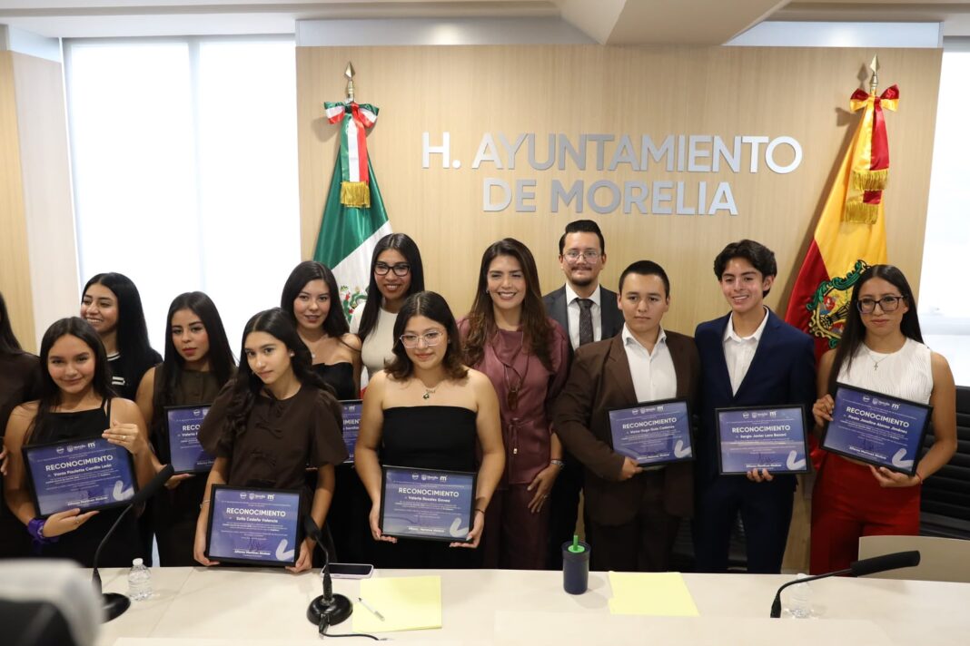 Cabildo Juvenil 2026 reúne a 15 jóvenes para impulsar su participación en Morelia Cabildo Juvenil 2026 reúne a 15 jóvenes para impulsar su participación en Morelia