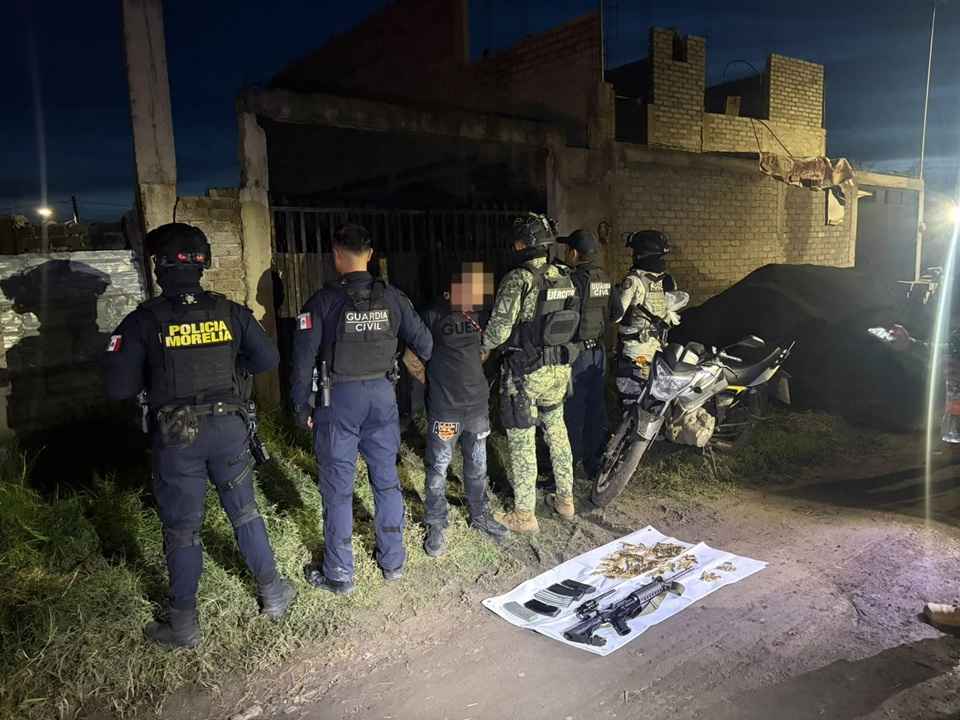 Detienen a hombre armado tras reporte de disparos en la vía pública en Morelia Detienen a hombre armado tras reporte de disparos en la vía pública en Morelia